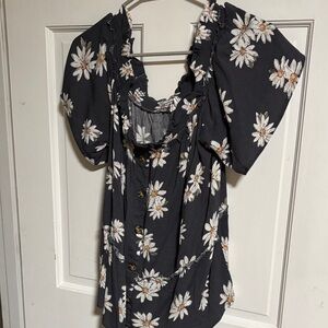 Maurices Black Daisy Print Puff Sleeve Blouse